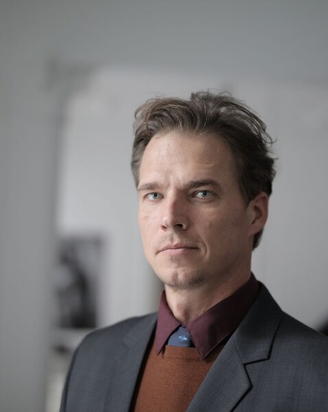 Daniel Whitfield(总监)的肖像照片